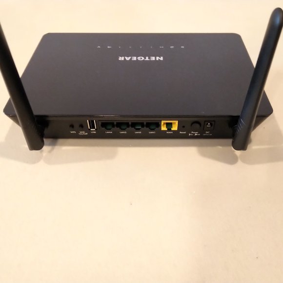 Netgear Wireless Desktop Access Point WAC104 - WiFi 5 Dual-Band AC1200 - Black - Picture 5 of 9